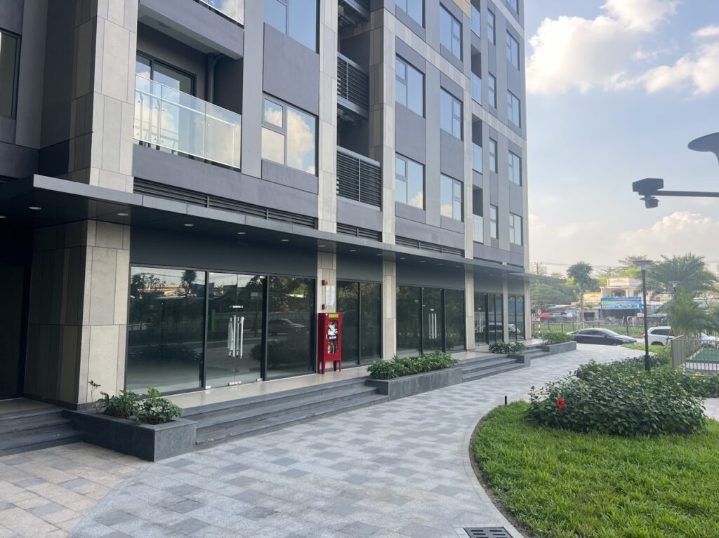 Shophouse Vinhomes The Oasis Con Gà Đẻ Trứng Vàng 1 z4984064420021 b2e9ba789842ec2873ea5e0afae0d055